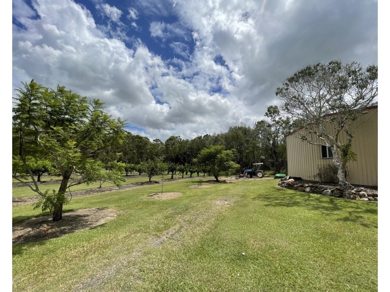 1 Hatchman Court, Elimbah QLD 4516