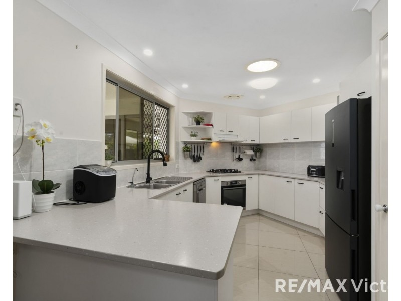 7 Yellowfin Place, Banksia Beach QLD 4507