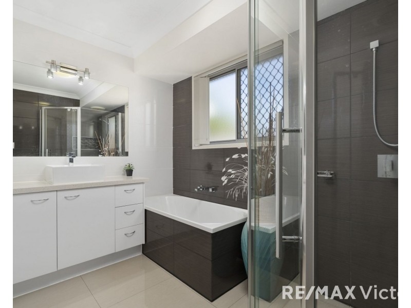 7 Yellowfin Place, Banksia Beach QLD 4507