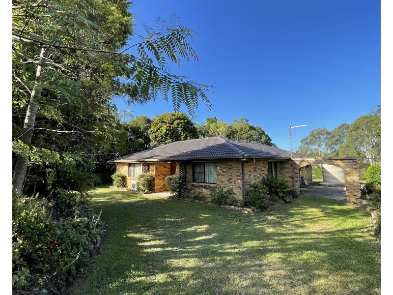 52 Hall Road, Elimbah QLD 4516