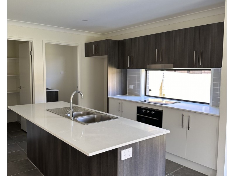 21 Hyacinth Court, Upper Caboolture QLD 4510