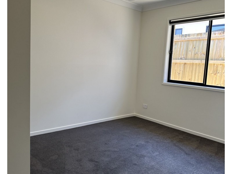 21 Hyacinth Court, Upper Caboolture QLD 4510