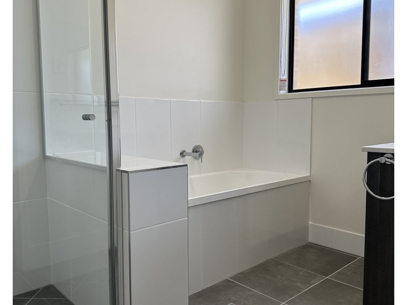 21 Hyacinth Court, Upper Caboolture QLD 4510