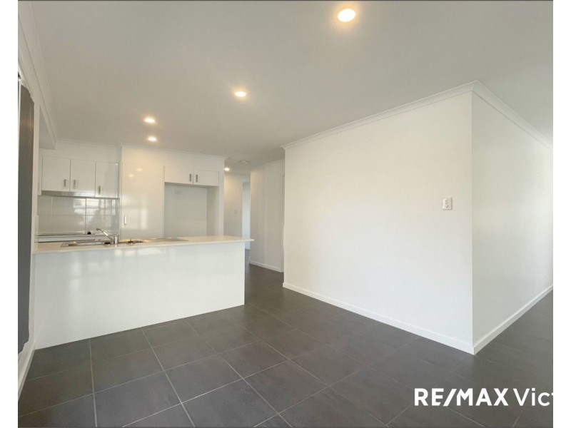 2/49 Cronin Street, Morayfield QLD 4506