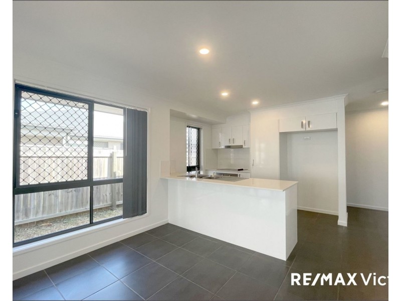 2/49 Cronin Street, Morayfield QLD 4506