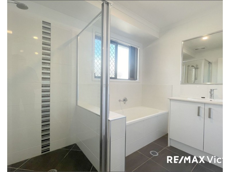 2/49 Cronin Street, Morayfield QLD 4506