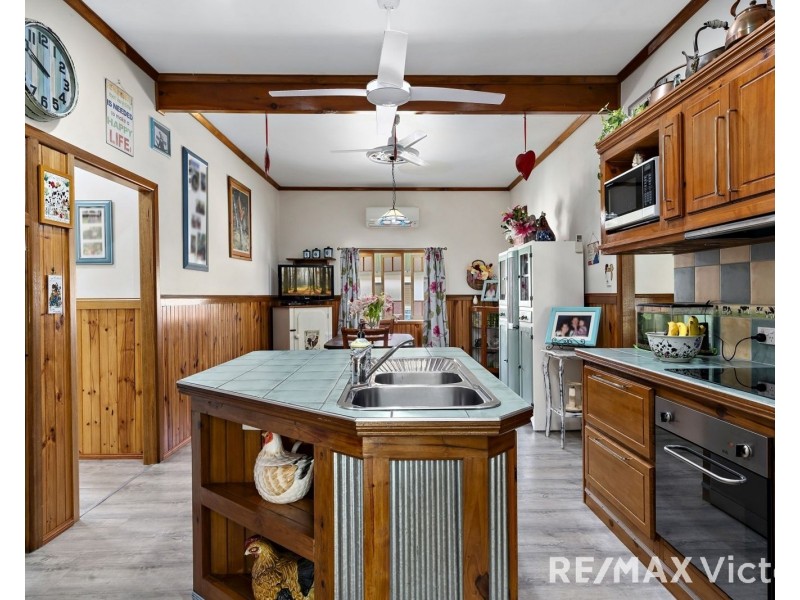 18 Gloucester Street, Woodford QLD 4514