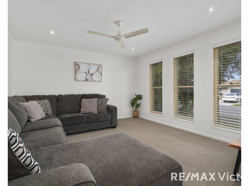 24 Corrimal Place, Sandstone Point QLD 4511