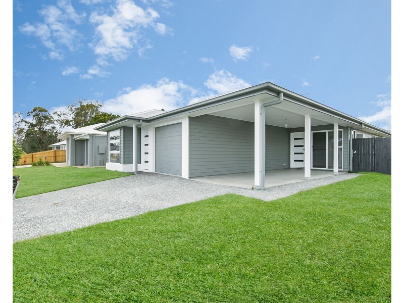 1 & 2 /23 Courtie Street, Bellmere QLD 4510