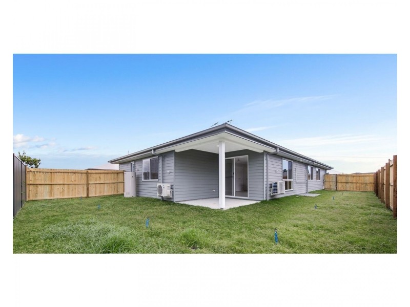 1 & 2 /23 Courtie Street, Bellmere QLD 4510