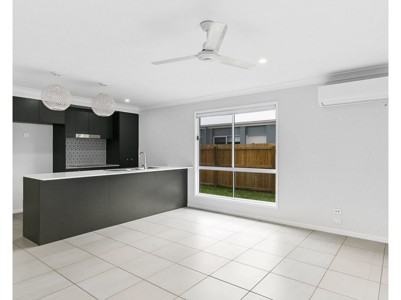 1 & 2 /23 Courtie Street, Bellmere QLD 4510