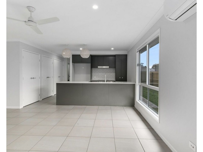 1 & 2 /23 Courtie Street, Bellmere QLD 4510