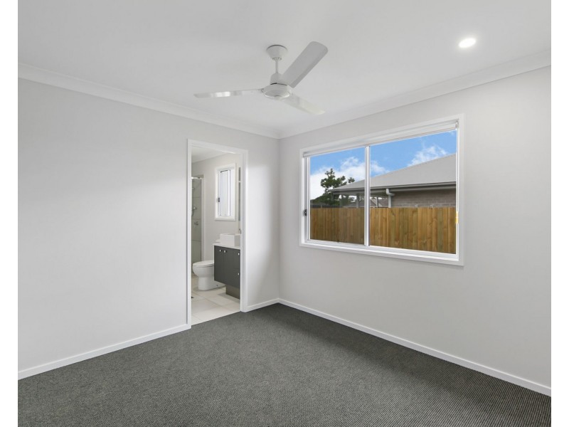 1 & 2 /23 Courtie Street, Bellmere QLD 4510