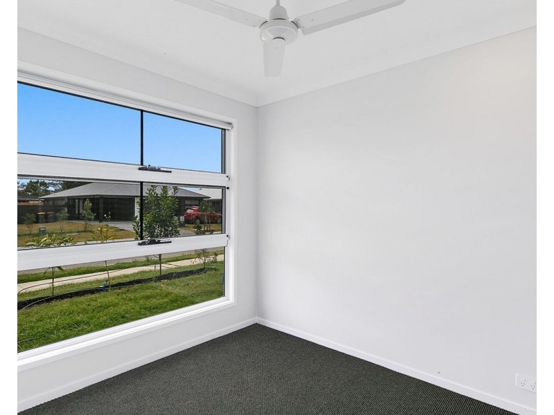 1 & 2 /23 Courtie Street, Bellmere QLD 4510