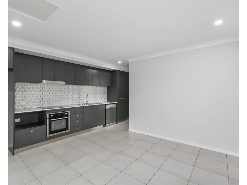 1 & 2 /23 Courtie Street, Bellmere QLD 4510