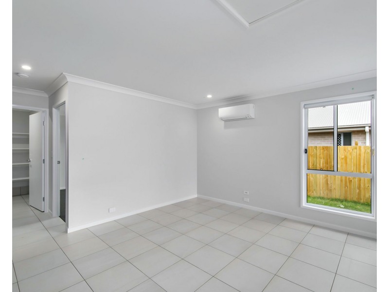 1 & 2 /23 Courtie Street, Bellmere QLD 4510