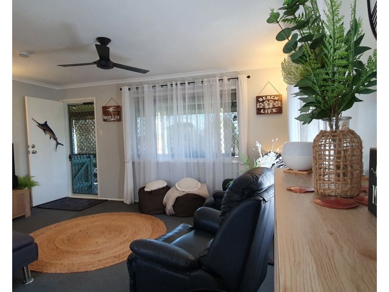 33 Saunders Street, Point Vernon QLD 4655