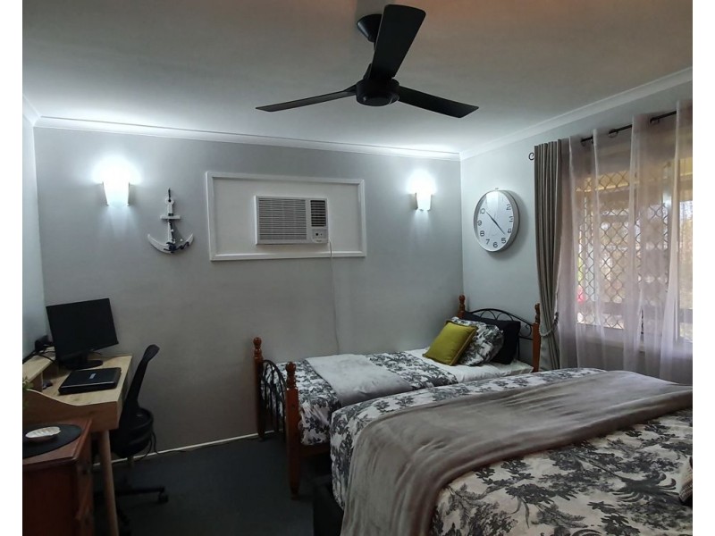 33 Saunders Street, Point Vernon QLD 4655