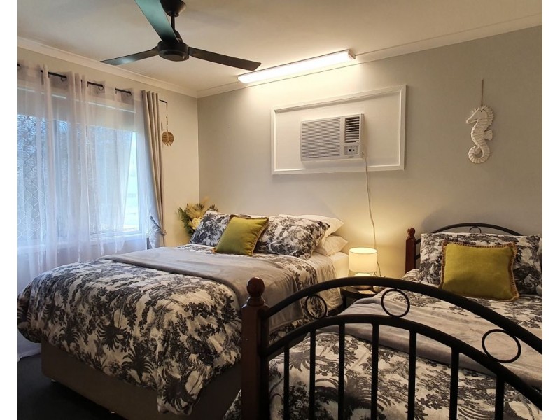 33 Saunders Street, Point Vernon QLD 4655