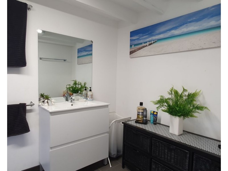 33 Saunders Street, Point Vernon QLD 4655