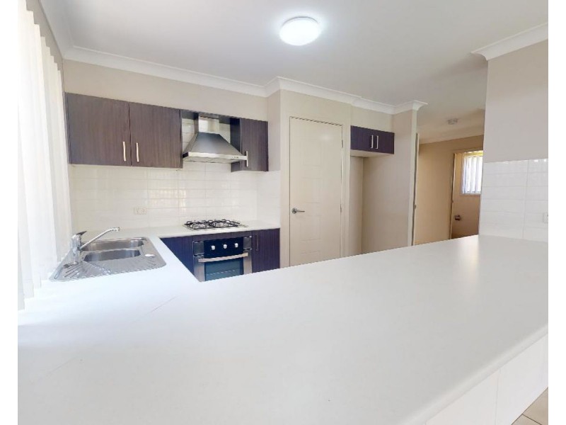 8 Cowen Terrace, North Lakes QLD 4509