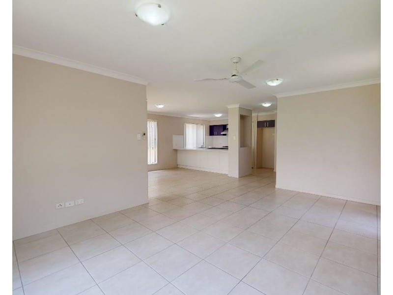 8 Cowen Terrace, North Lakes QLD 4509