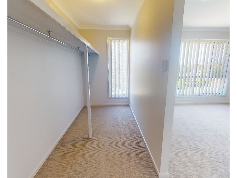 8 Cowen Terrace, North Lakes QLD 4509