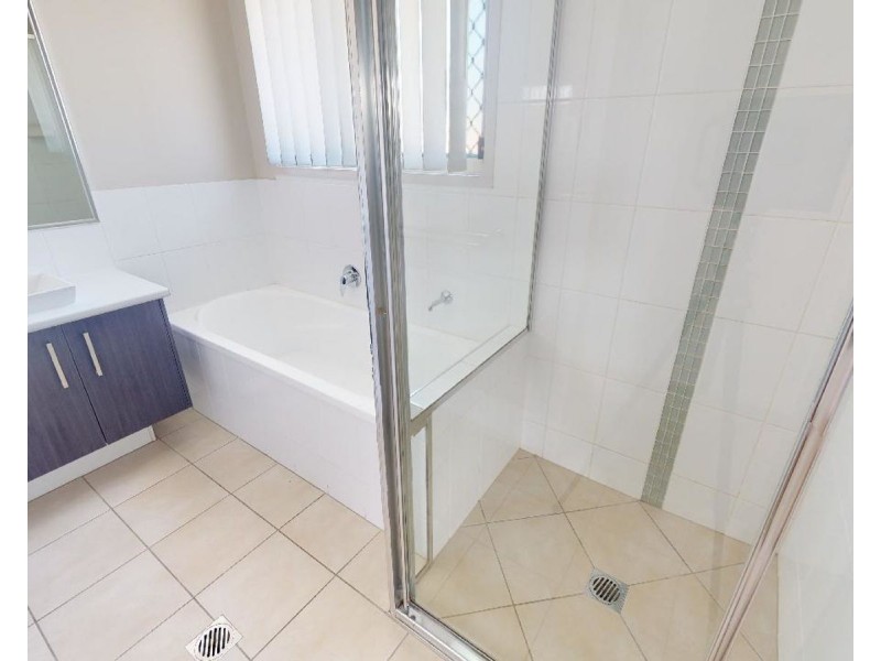 8 Cowen Terrace, North Lakes QLD 4509