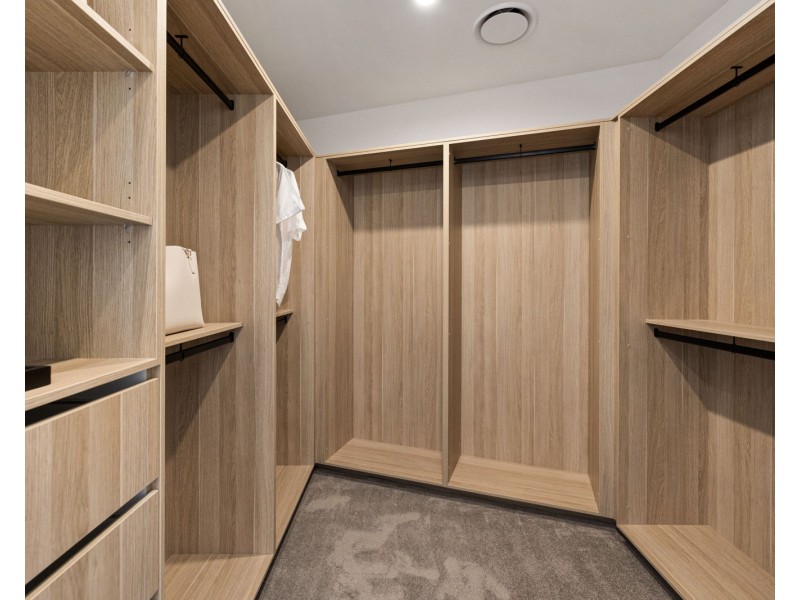 6 Aventine Street, Seven Hills QLD 4170