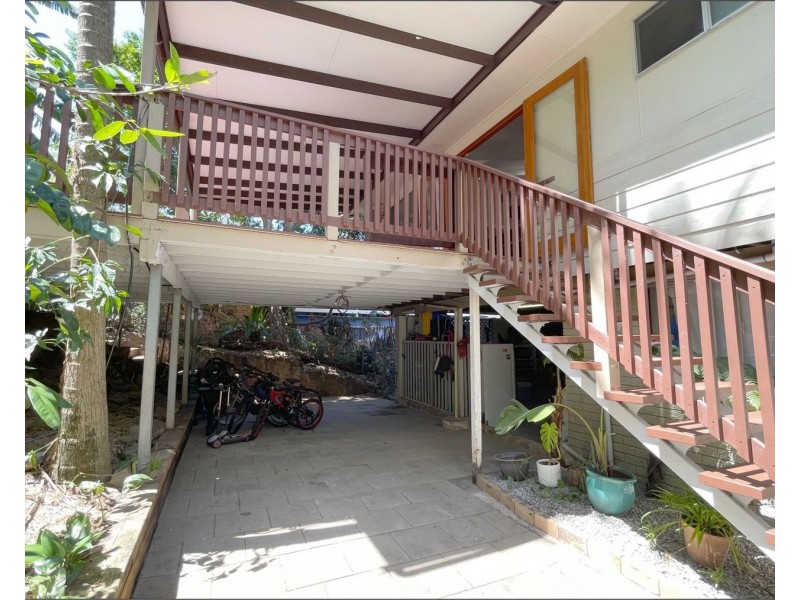 14 Yeerinbool Court, Arana Hills QLD 4054