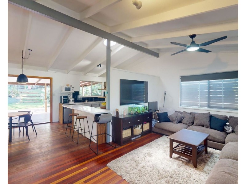 14 Yeerinbool Court, Arana Hills QLD 4054