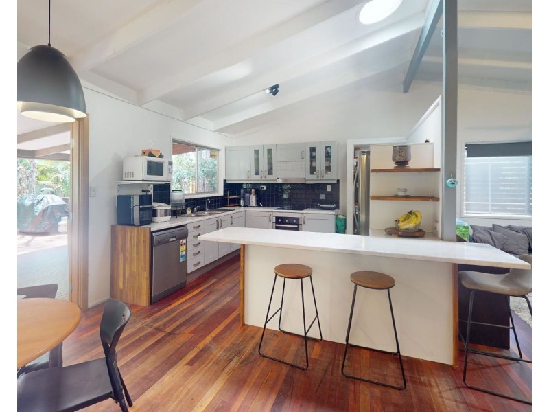 14 Yeerinbool Court, Arana Hills QLD 4054