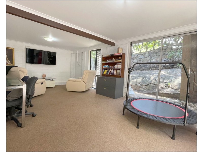 14 Yeerinbool Court, Arana Hills QLD 4054