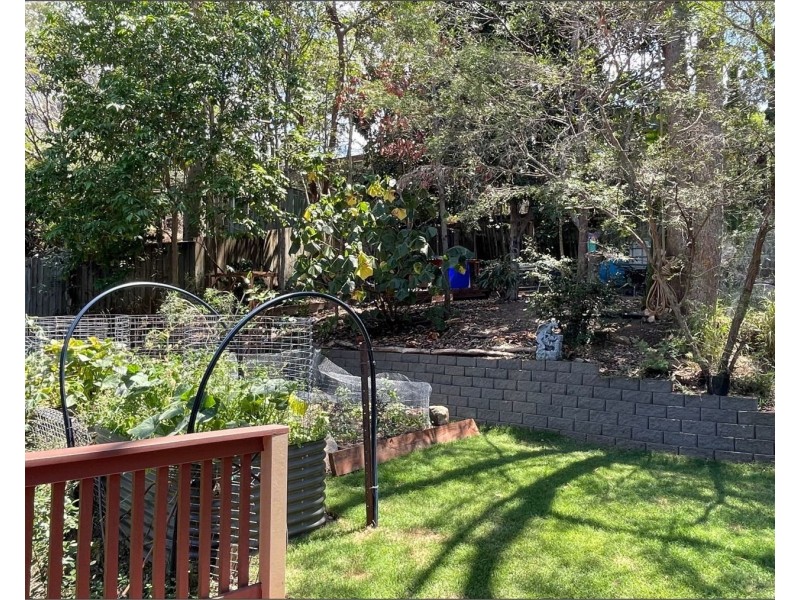 14 Yeerinbool Court, Arana Hills QLD 4054