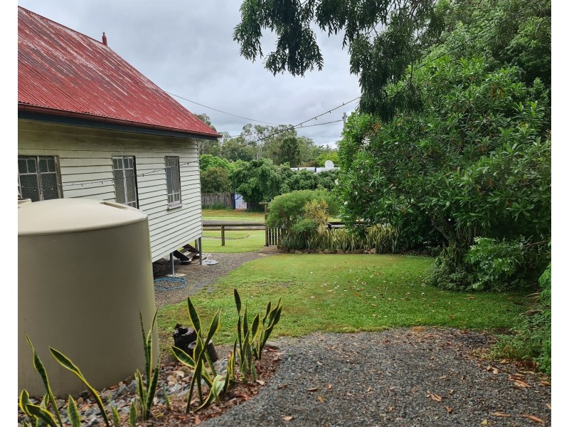 15 Anna Street, Linville QLD 4306