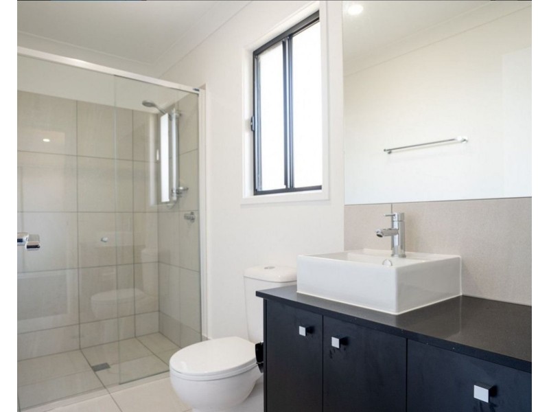2/35 Weyba Street, Morayfield QLD 4506
