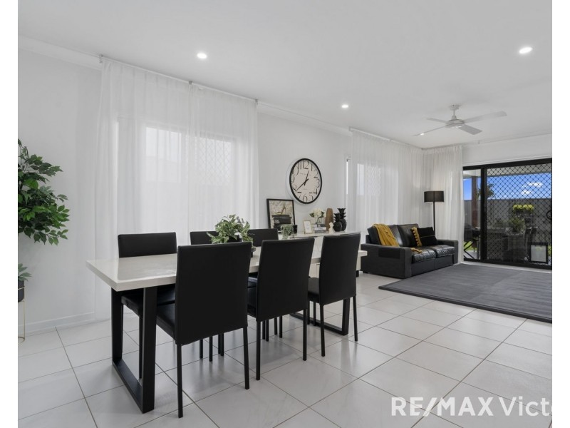 13 Hinchinbrook Circuit, Morayfield QLD 4506