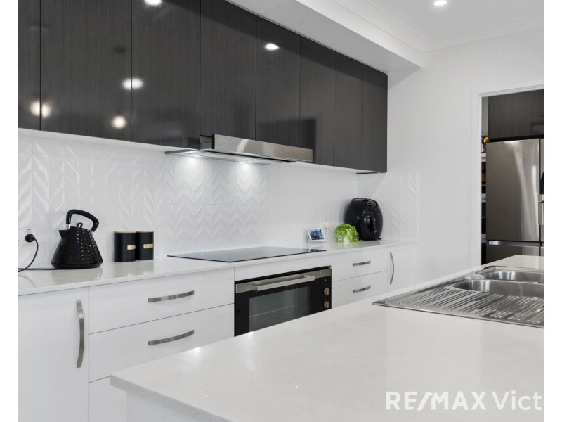 13 Hinchinbrook Circuit, Morayfield QLD 4506