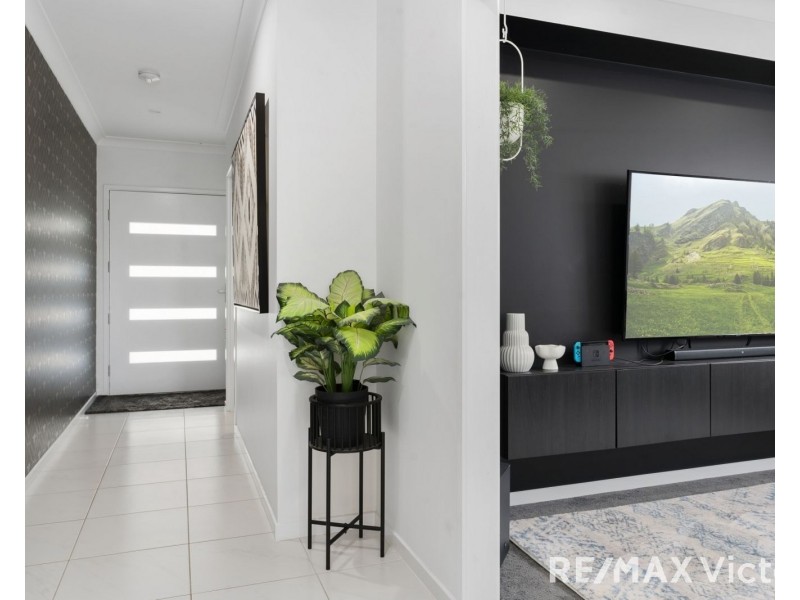 13 Hinchinbrook Circuit, Morayfield QLD 4506