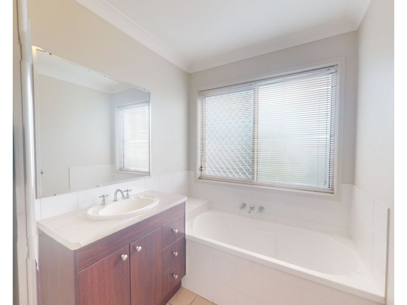 4 Beatrice Place, Burpengary QLD 4505