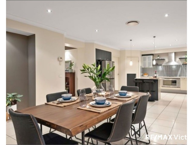 2 Whiteoak Place, Caboolture QLD 4510