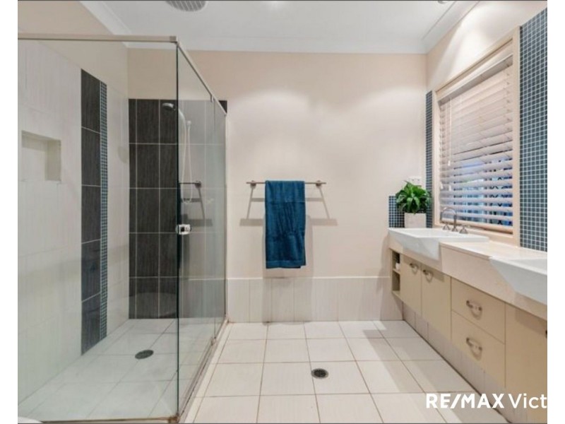 2 Whiteoak Place, Caboolture QLD 4510