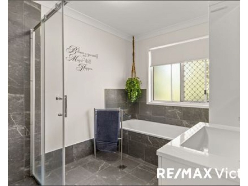 27 Berkeley Court, Caboolture QLD 4510