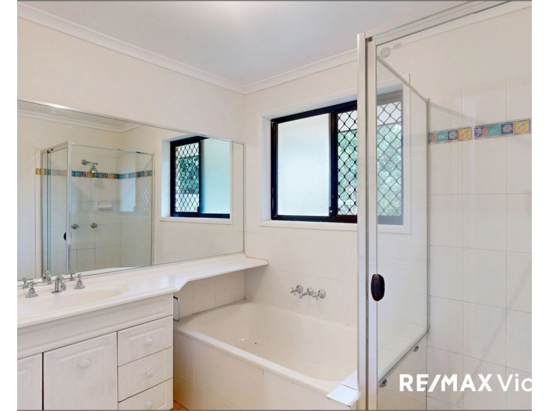 1 Burgundy Drive, Morayfield QLD 4506