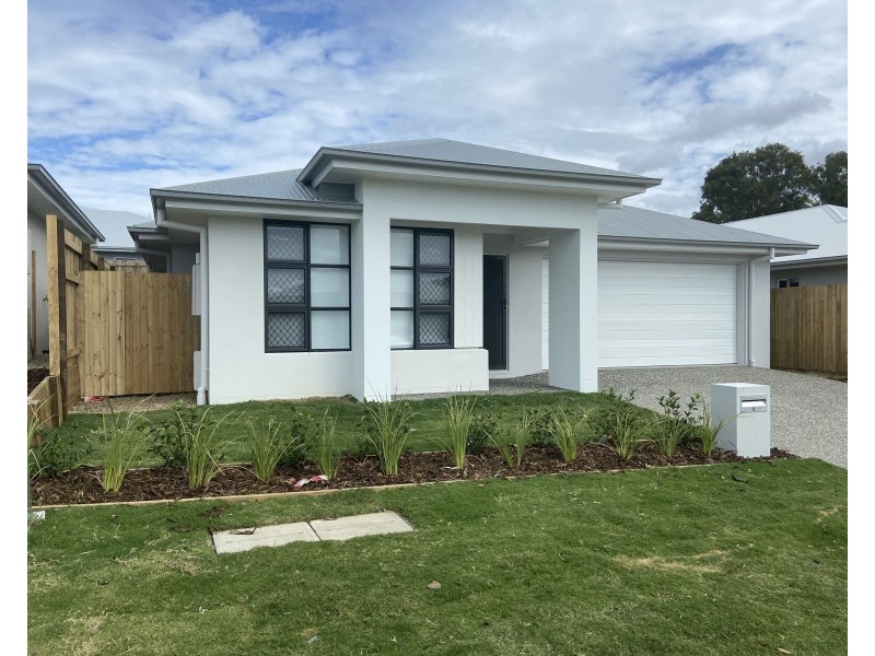 8 Wellside Street, Morayfield QLD 4506
