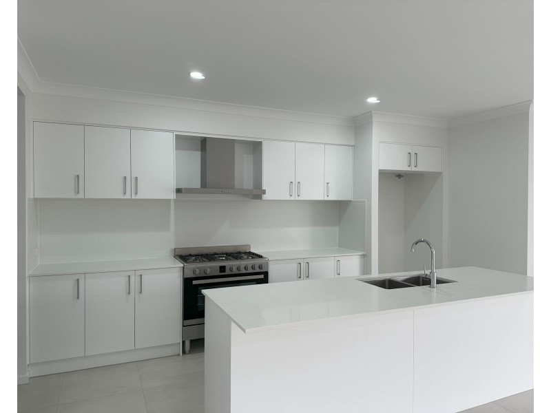 16 Daisy Street, Caboolture South QLD 4510