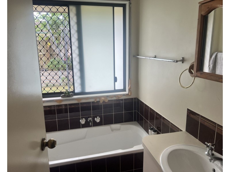 34 Hilldale Crescent, Morayfield QLD 4506