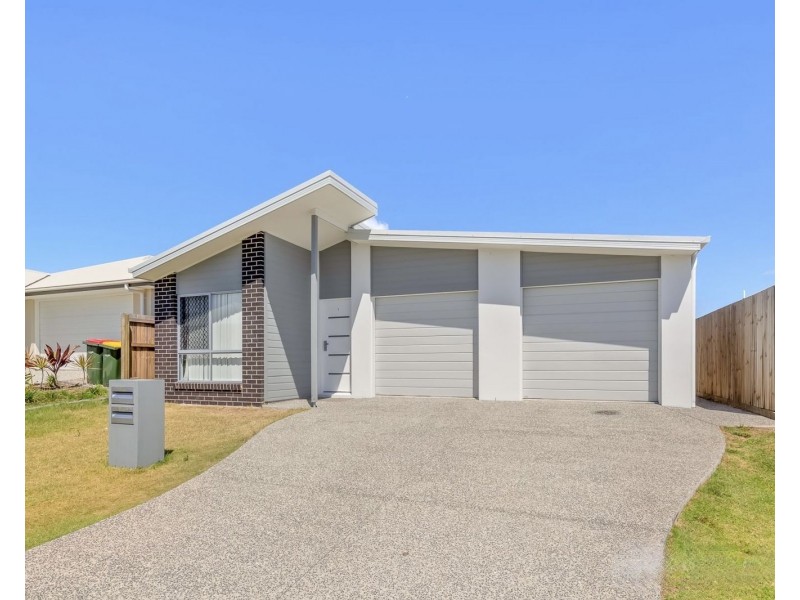 1&2/11 Awoonga Crescent, Morayfield QLD 4506