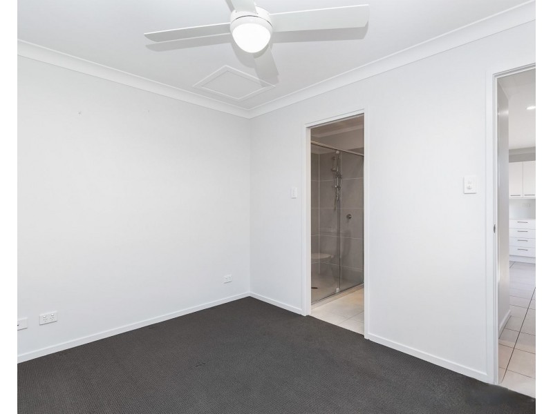 1&2/11 Awoonga Crescent, Morayfield QLD 4506