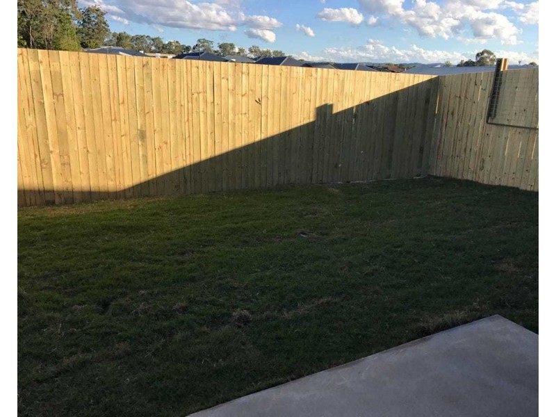 1&2/11 Awoonga Crescent, Morayfield QLD 4506